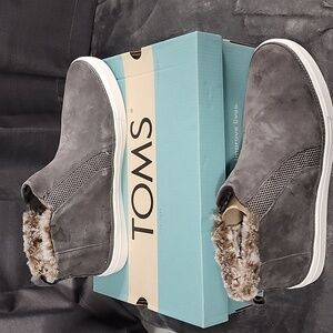 TOMS shoe